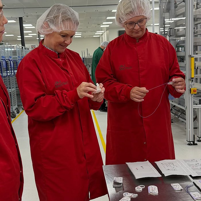 Heute war ich gemeinsam mit Norderstedts Oberbürgermeisterin Katrin Schmieder zu Gast bei Johnson & Johnson MedTech in N...